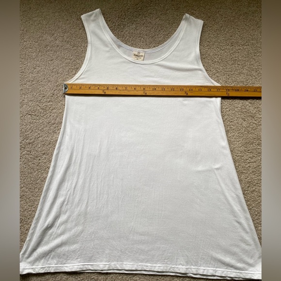 Buttercream off-white flowy tank size medium - Picture 4 of 5